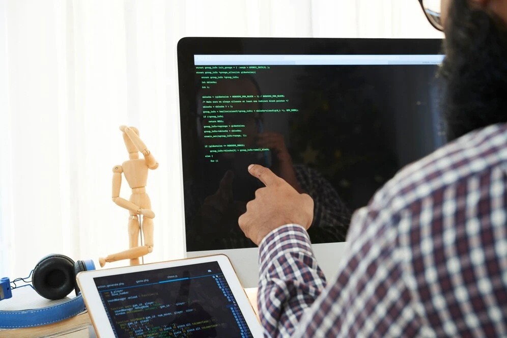 Top 7 Tools Every Frontend Developer Should Use in 2025